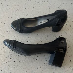 Anne Klein AK Sport Guardian Size 7 Black Patent & Leather Pumps Block Heel EUC